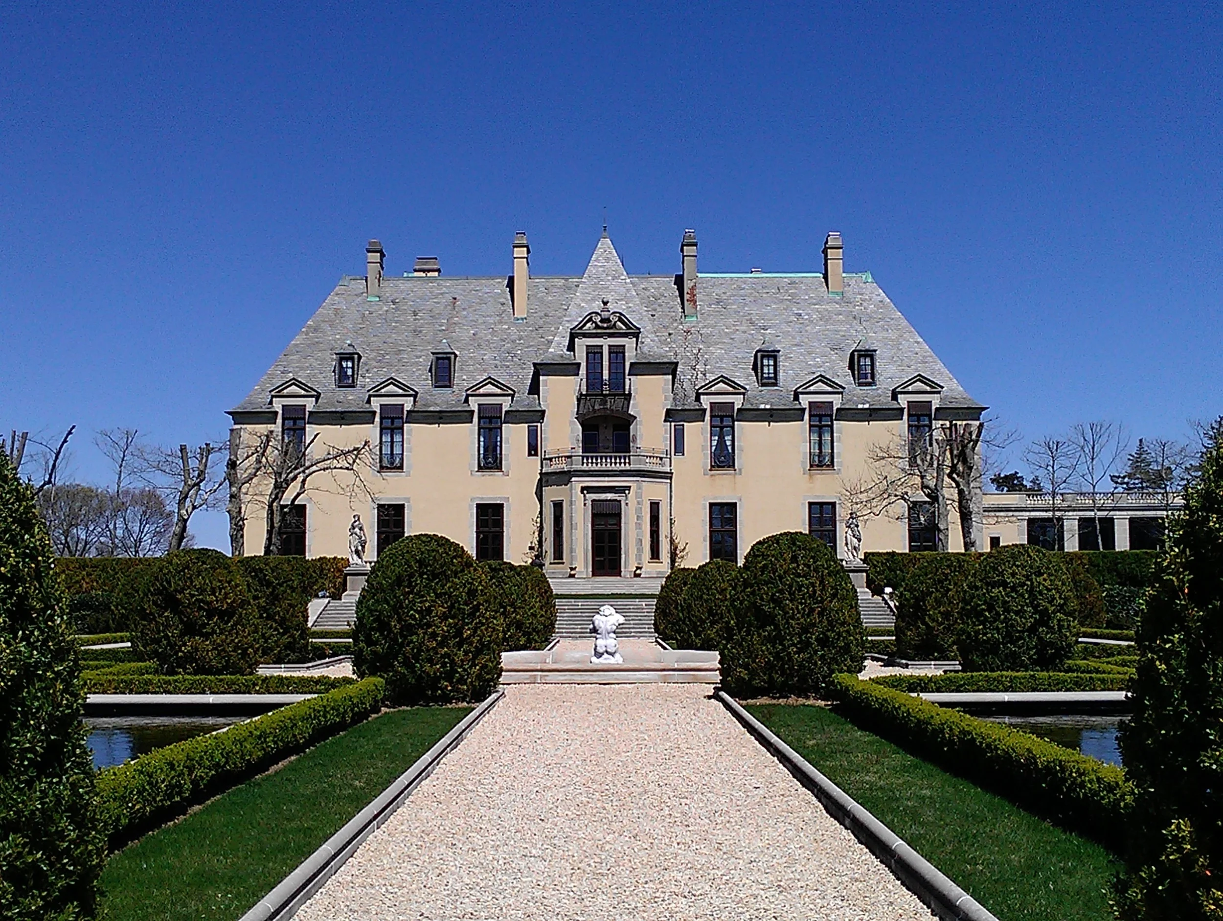 Could Oheka Castle Be Changing Hands?