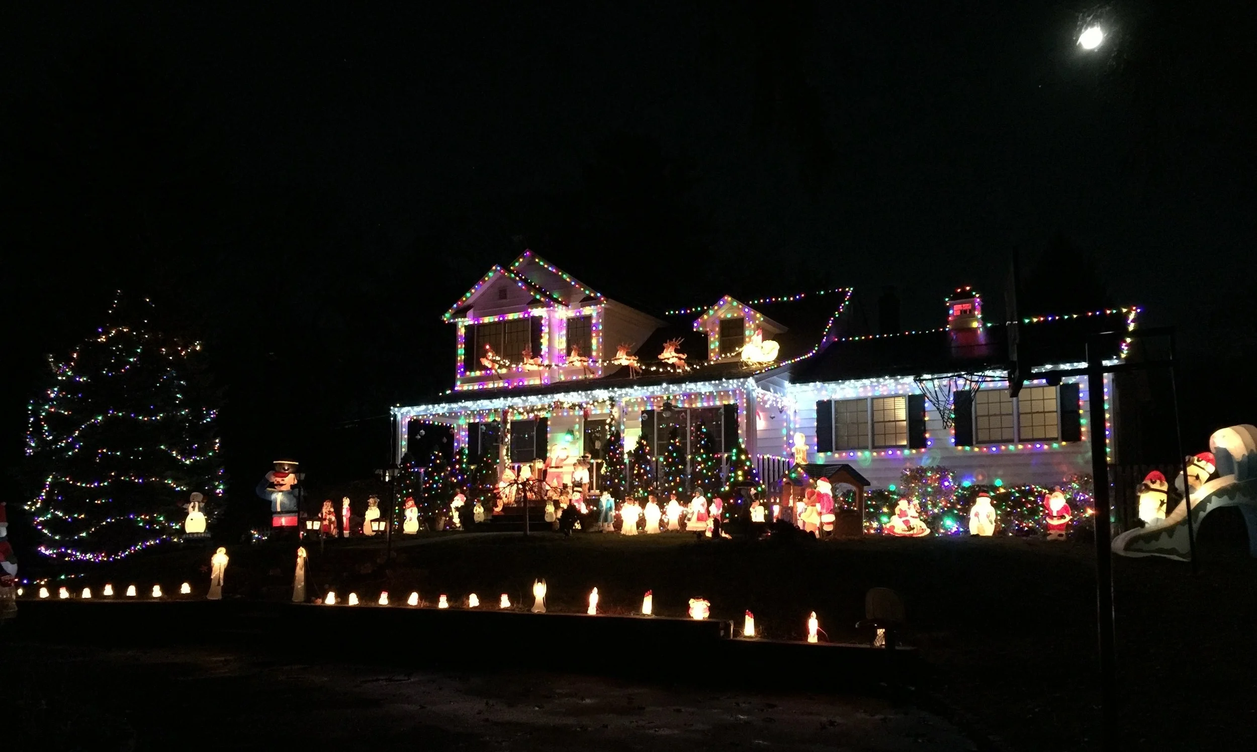  Whimsical Christmas Outdoor McIntosh famiy 230 Melville Rd, Huntington Station 
