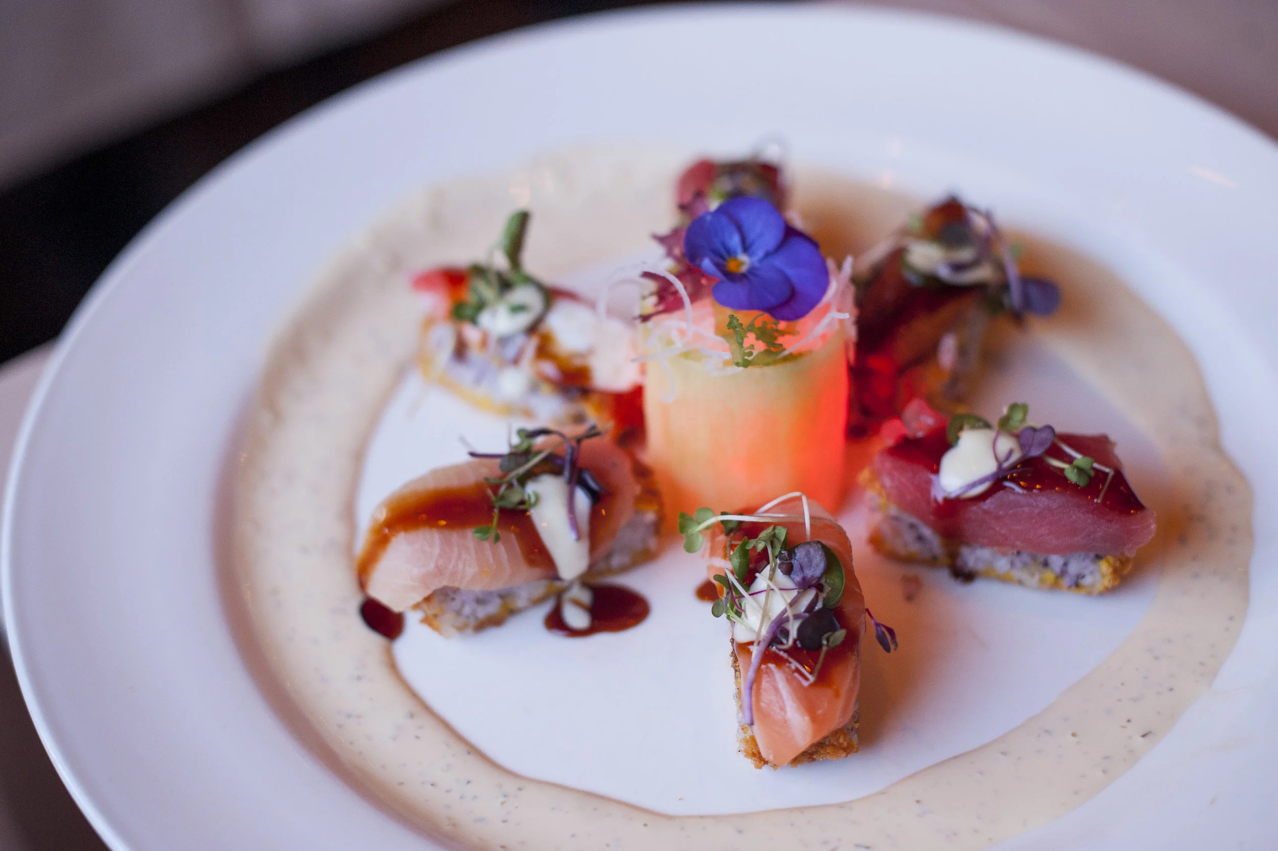  The Sushi Flight allows diners to try tuna, salmon, toro, yellowtail, king crab and eel over crispy rice with chef special sauces, all topped with jalapeno. It’s perfect for sushi connoisseurs and novices alike. 