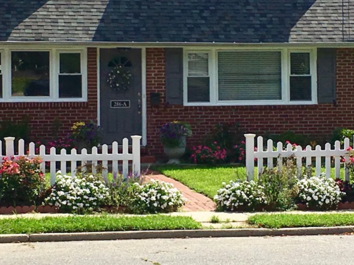  Residential t 286A Nassau Road, Huntington Vincent and Marian McCann 
