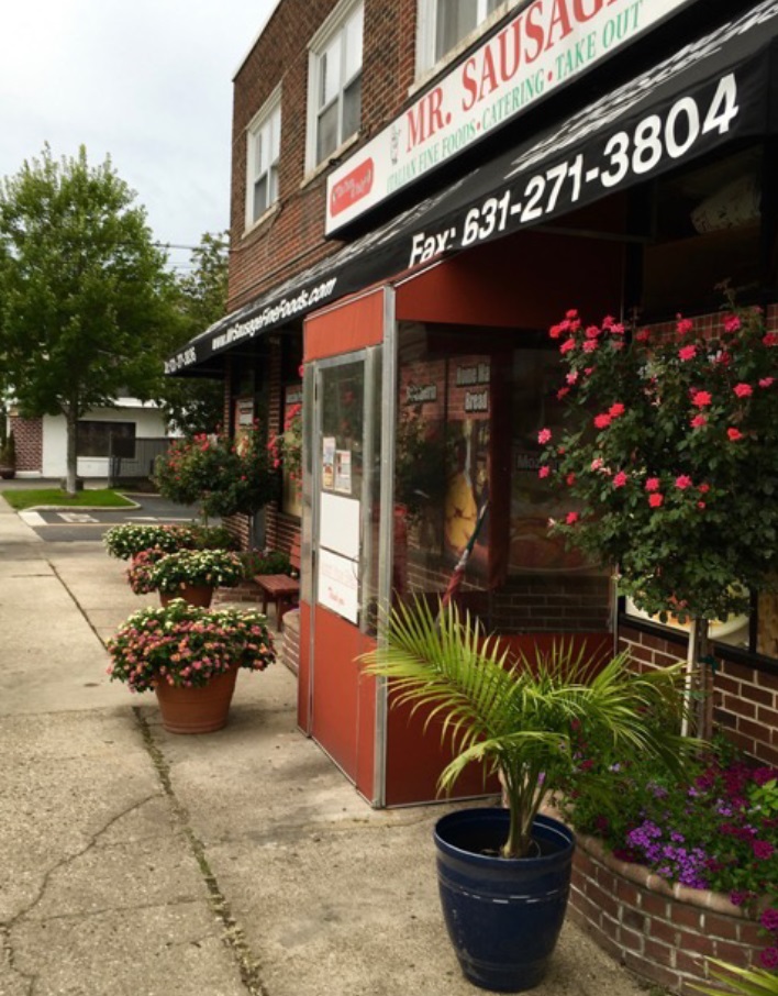  RestauranT s Mr. Sausage 3 Union Place, Huntington 