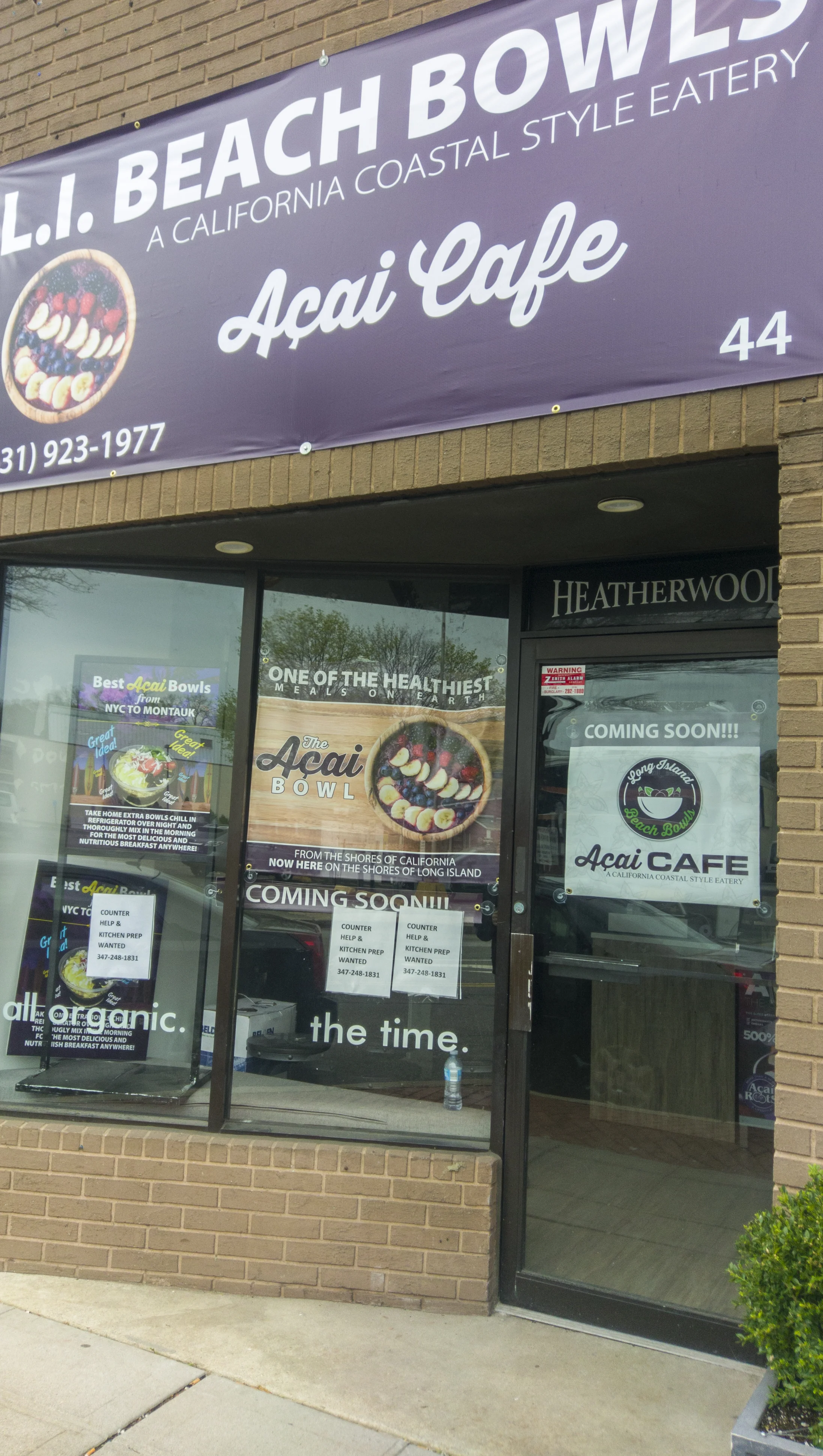   Photo/Facebook/@ZinburgerHuntingtonStation  A new acai bowl joint, L.I. Beach Bowls, is coming soon to 44 Gerard St. in Huntington village. 