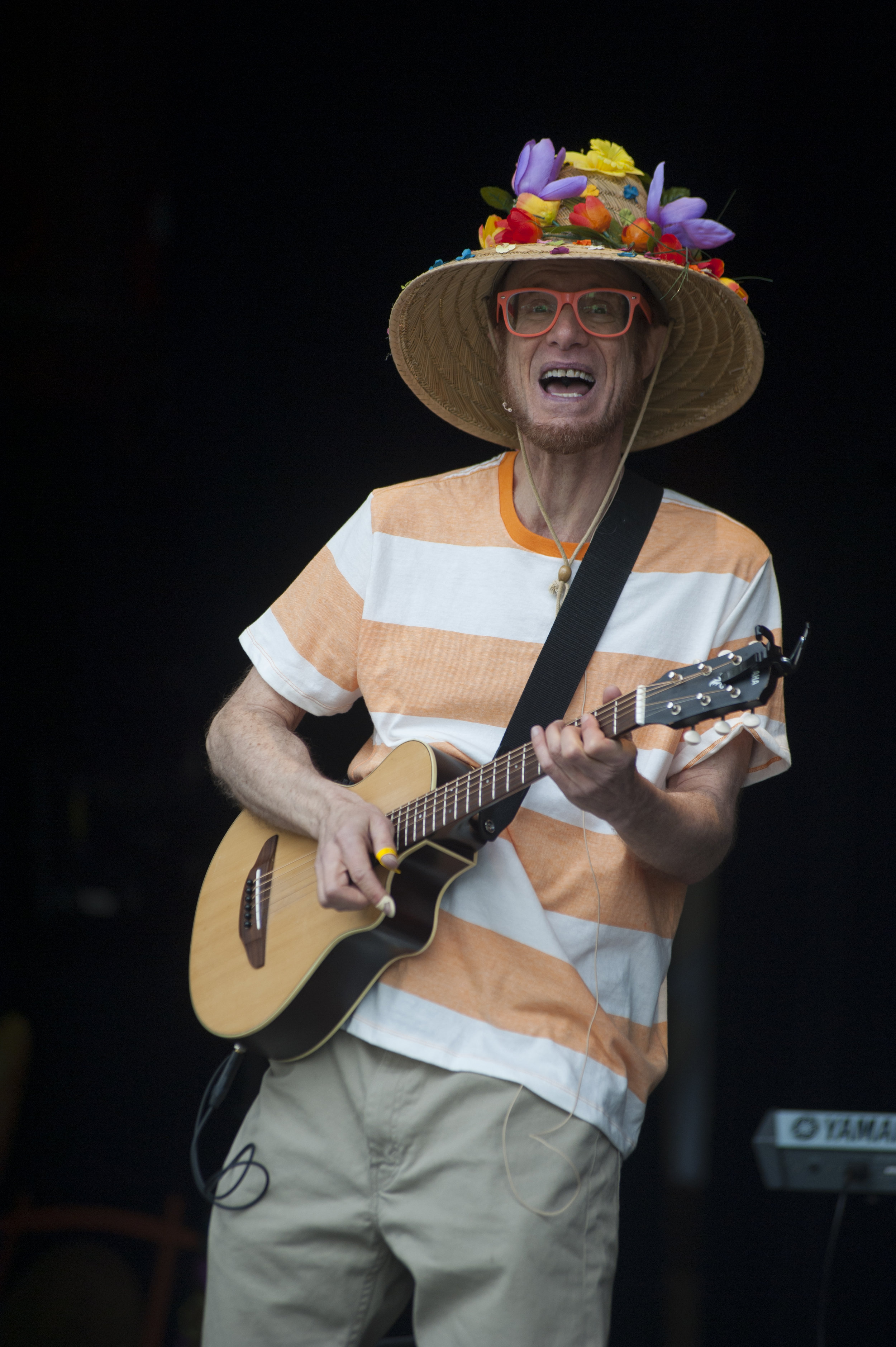  Mike Soloway, children’s music artist, sings about robots as his one of his backup dancers transforms into one. 