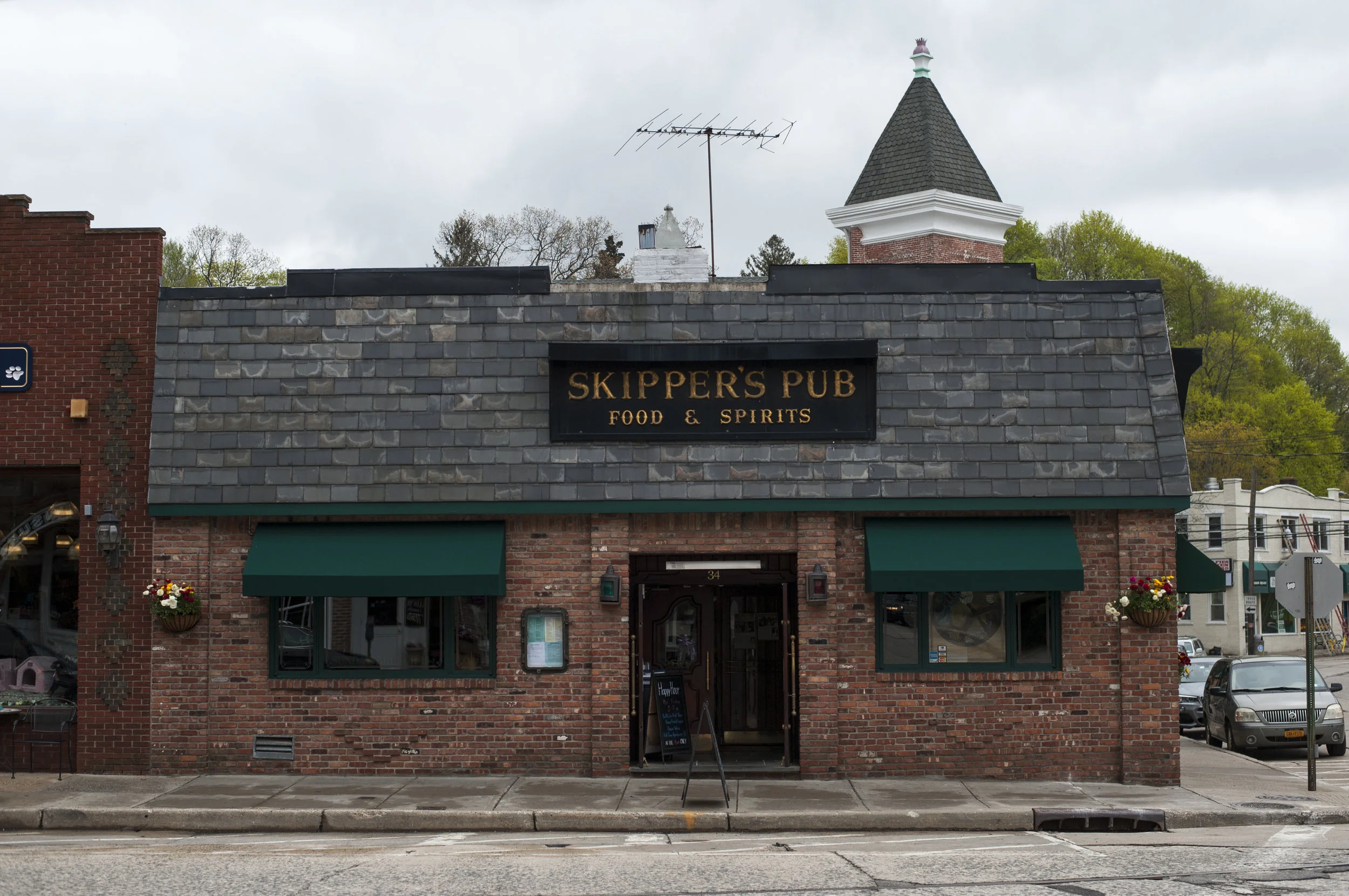 Board Weighs Rooftop Dining Positives, Negatives