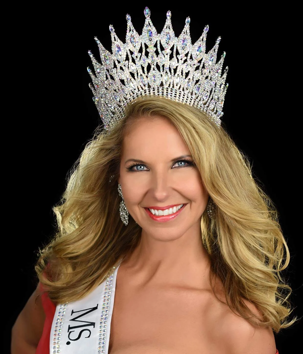 Native Crowned ‘Ms. World Elite’