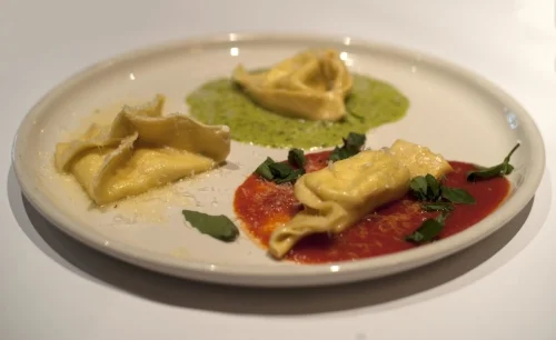  Among Tutto Pazzo’s hearty, freshly made pastas are the carmela twister pasta, served in a pool of zesty pomodoro sauce; a tortellini Cappella di Papa with a pesto sauce; and Trianguli Pyramida steeped in a sultry butter parmigiana sauce. 