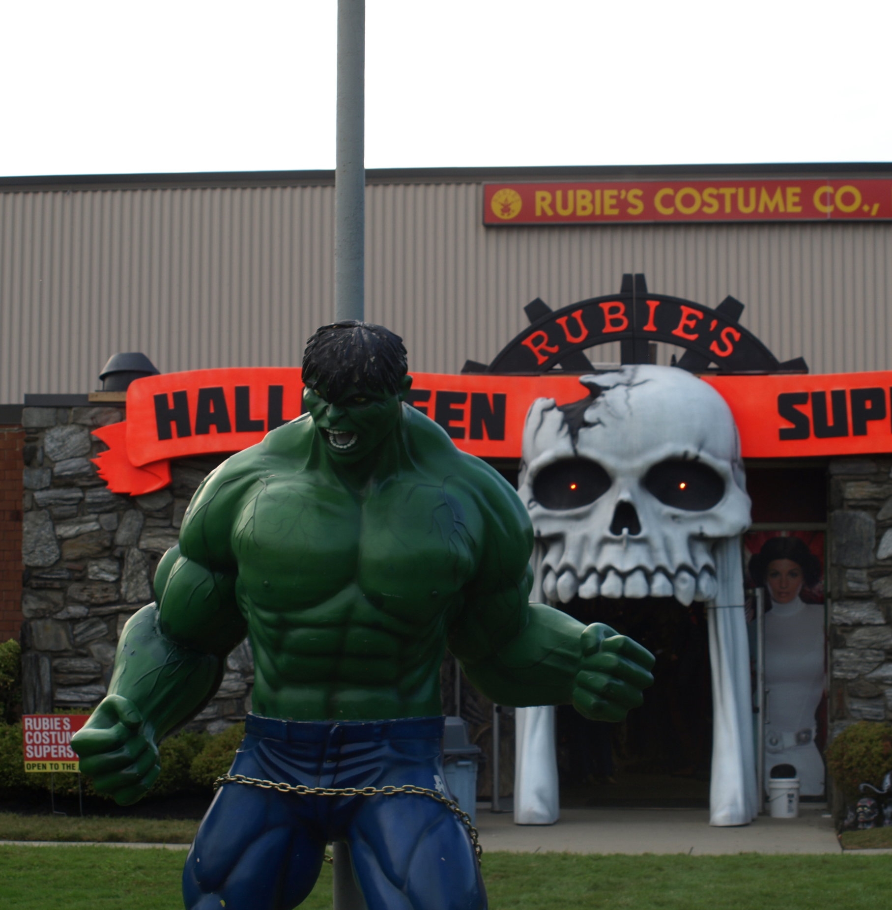 Rubie’s Costume Company Rolls With Latest Halloween Trends