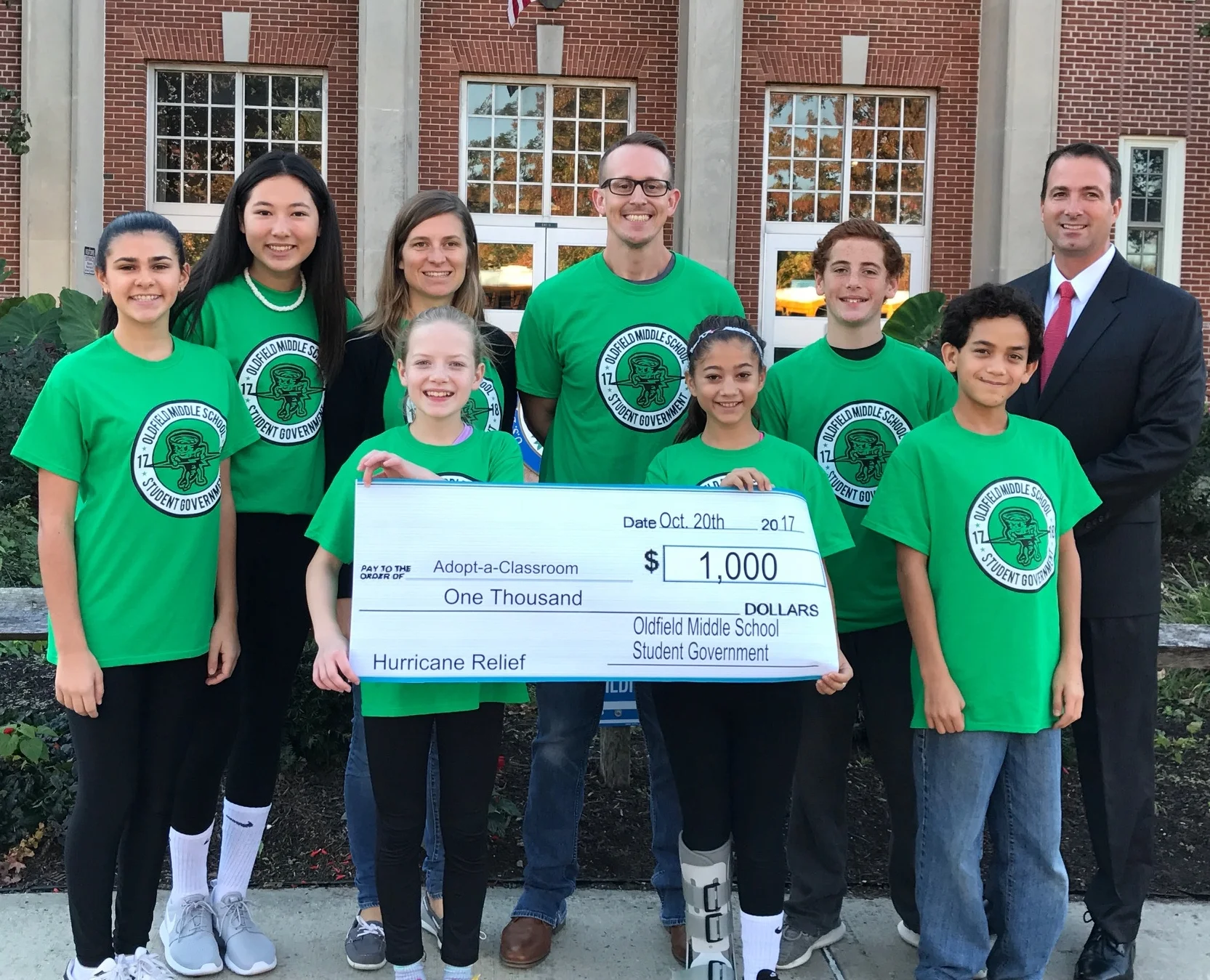 Oldfield Middle School Students Raise Funds For School Impacted By Hurricane Harvey