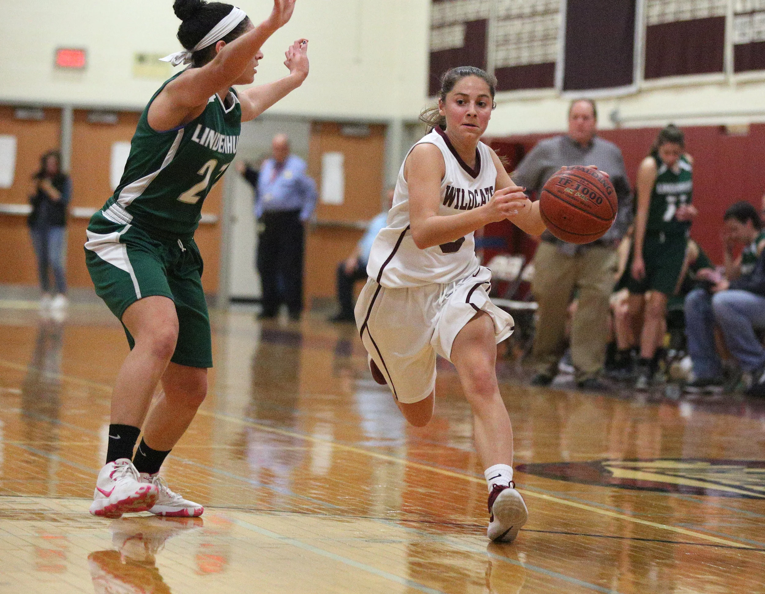 Lady Wildcats Dominate League Opener
