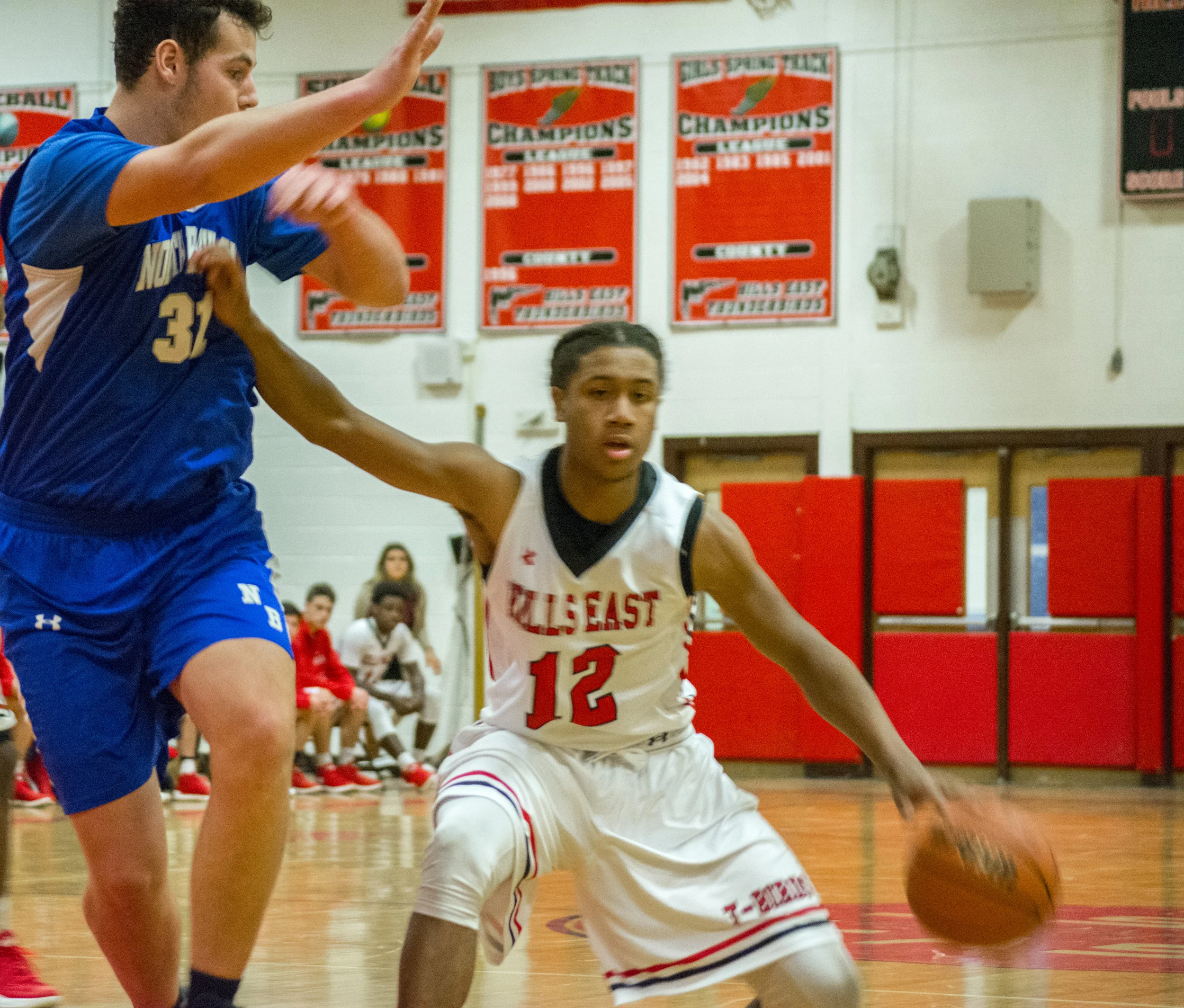 Thunderbirds Leave Bulldogs In Dust