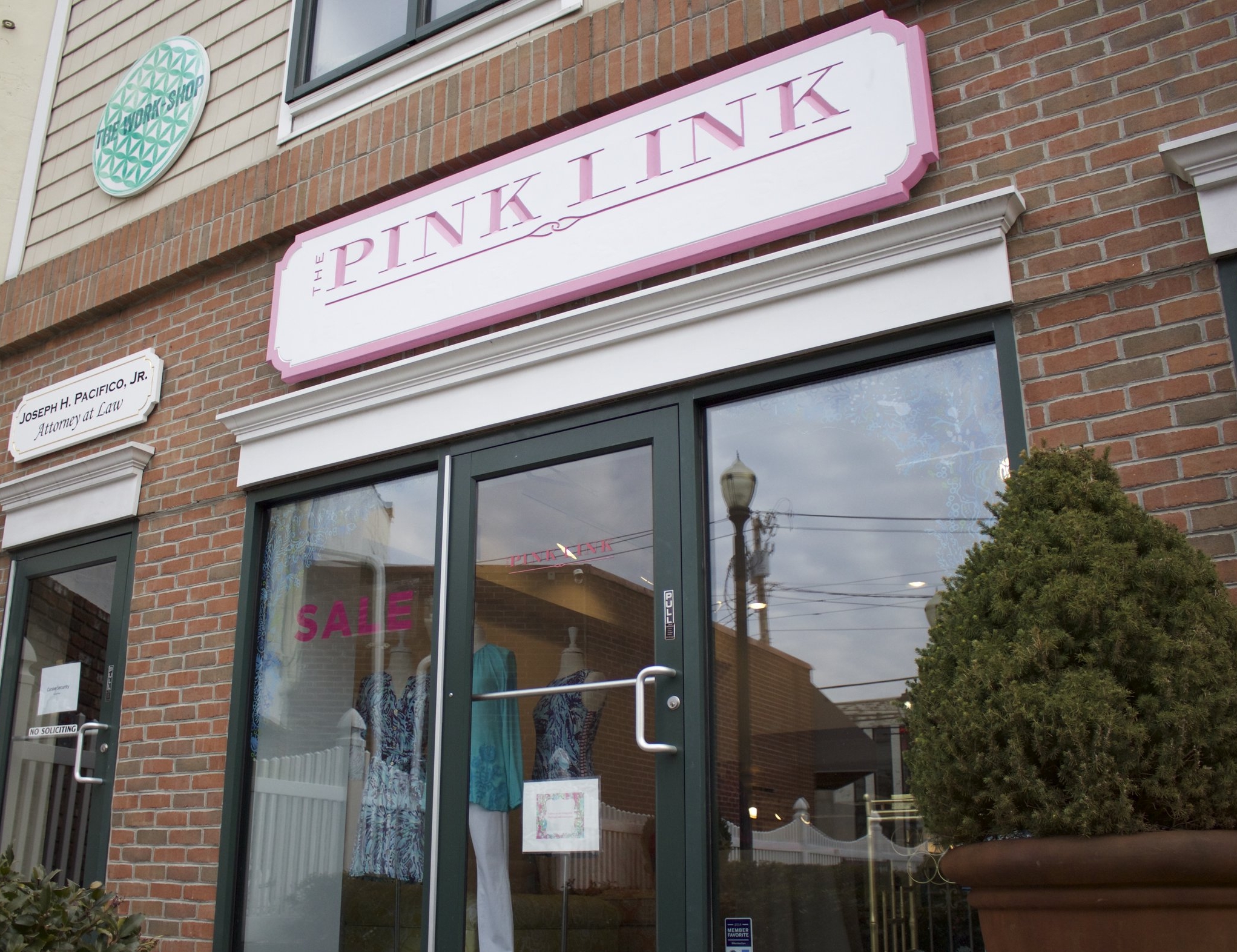 'Pink Link' Shines Brightly With Vibrant Style