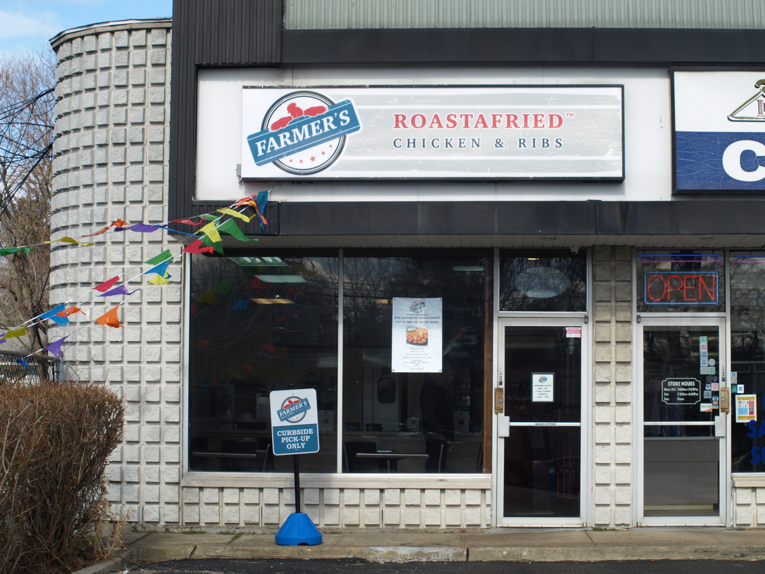   Farmer’s offers sit-down dining at 135 West Jericho Turnpike, but also has both delivery and takeout options.   Long Islander New photos/Connor Beach  