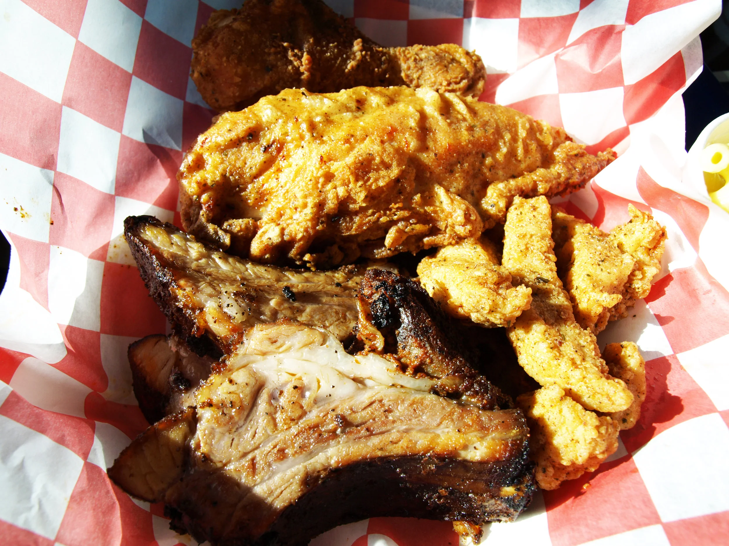 Chicken, Ribs Rule At Farmer’s Roastafried