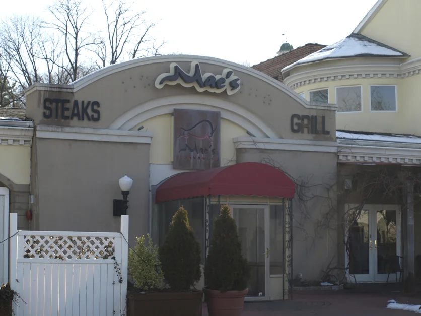 A Decade Of Fine Dining, Great Service At Mac’s Steakhouse