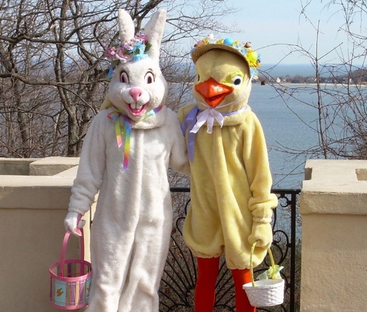   The Easter Bunny and his friend, Li’l Chick, will be making a stop at Vanderbilt Museum on March 31.  