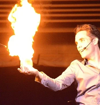 Magician Readies To Wow Huntington Crowd