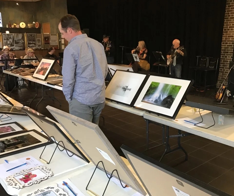 Camera Club Fights Cancer With Photos