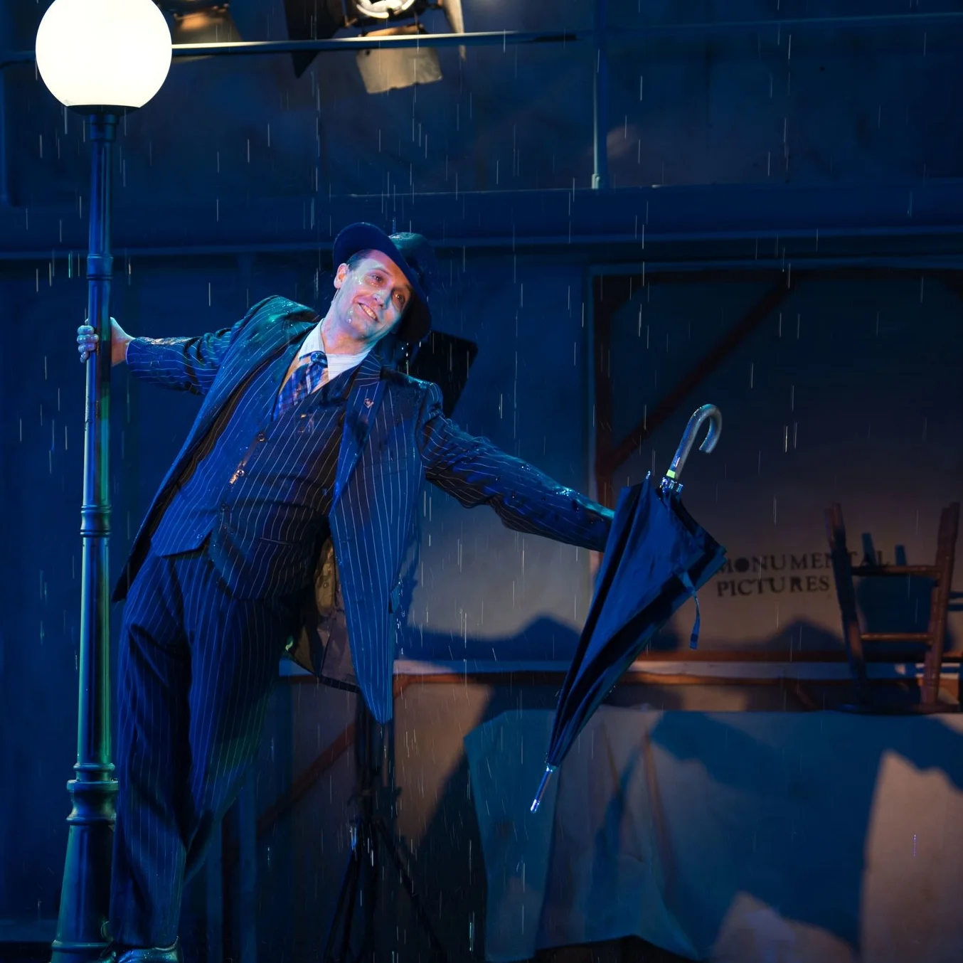 'Singin' In The Rain' Makes Big Splash At Engeman Theater