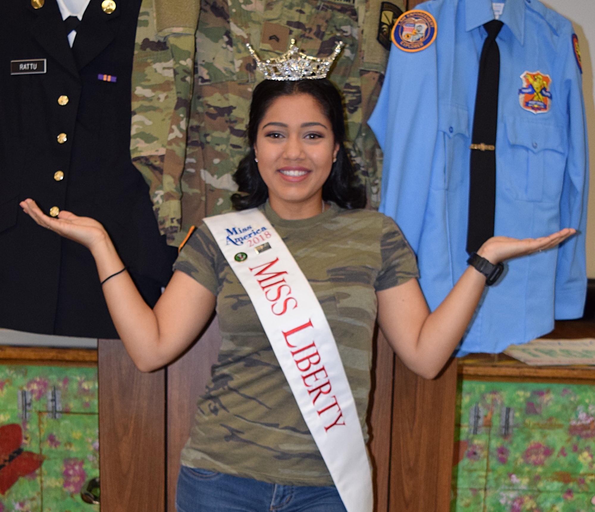 'Miss Liberty' Inspires Students To Thank Those Who Serve