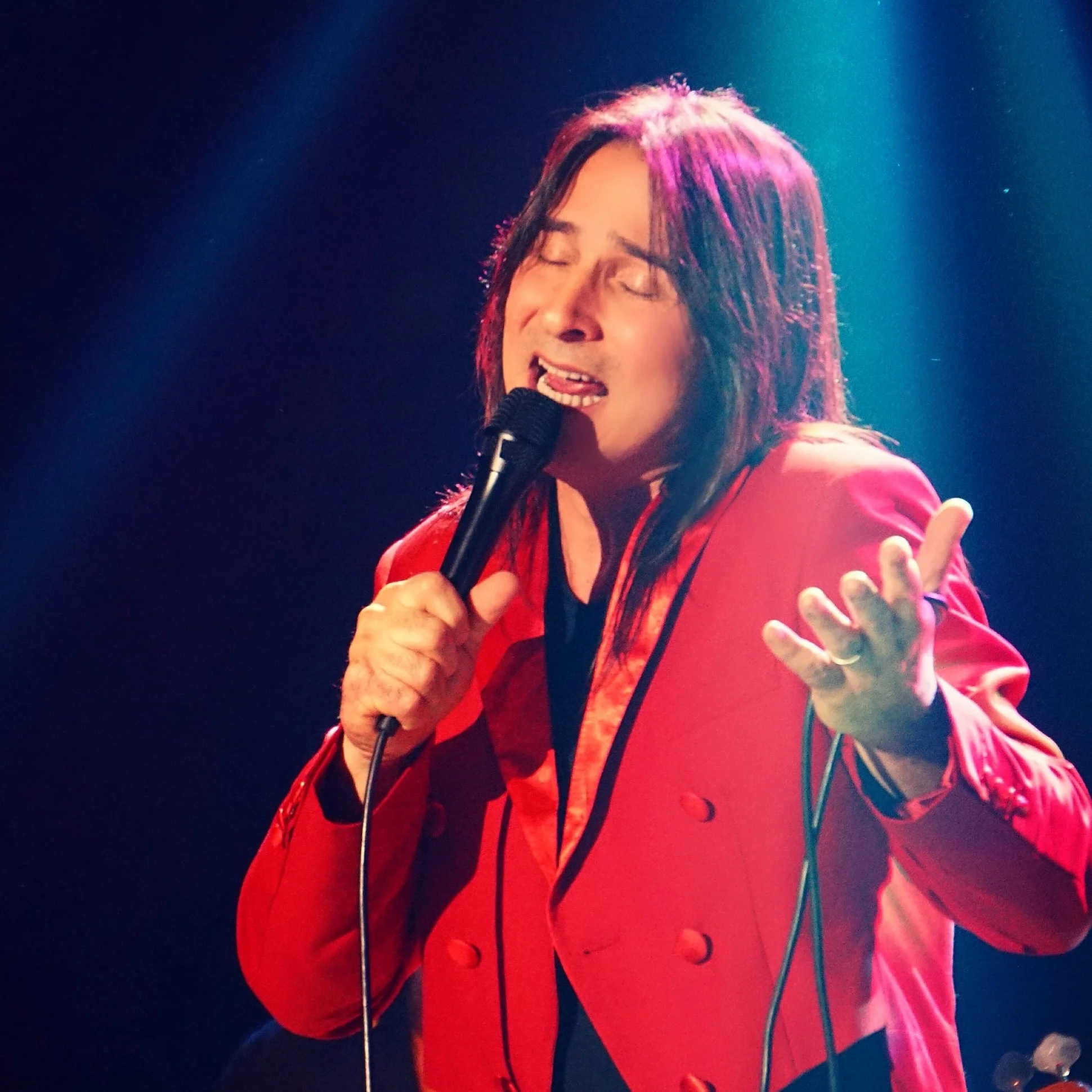 Take A Voyage Back To The '80s With Hugo