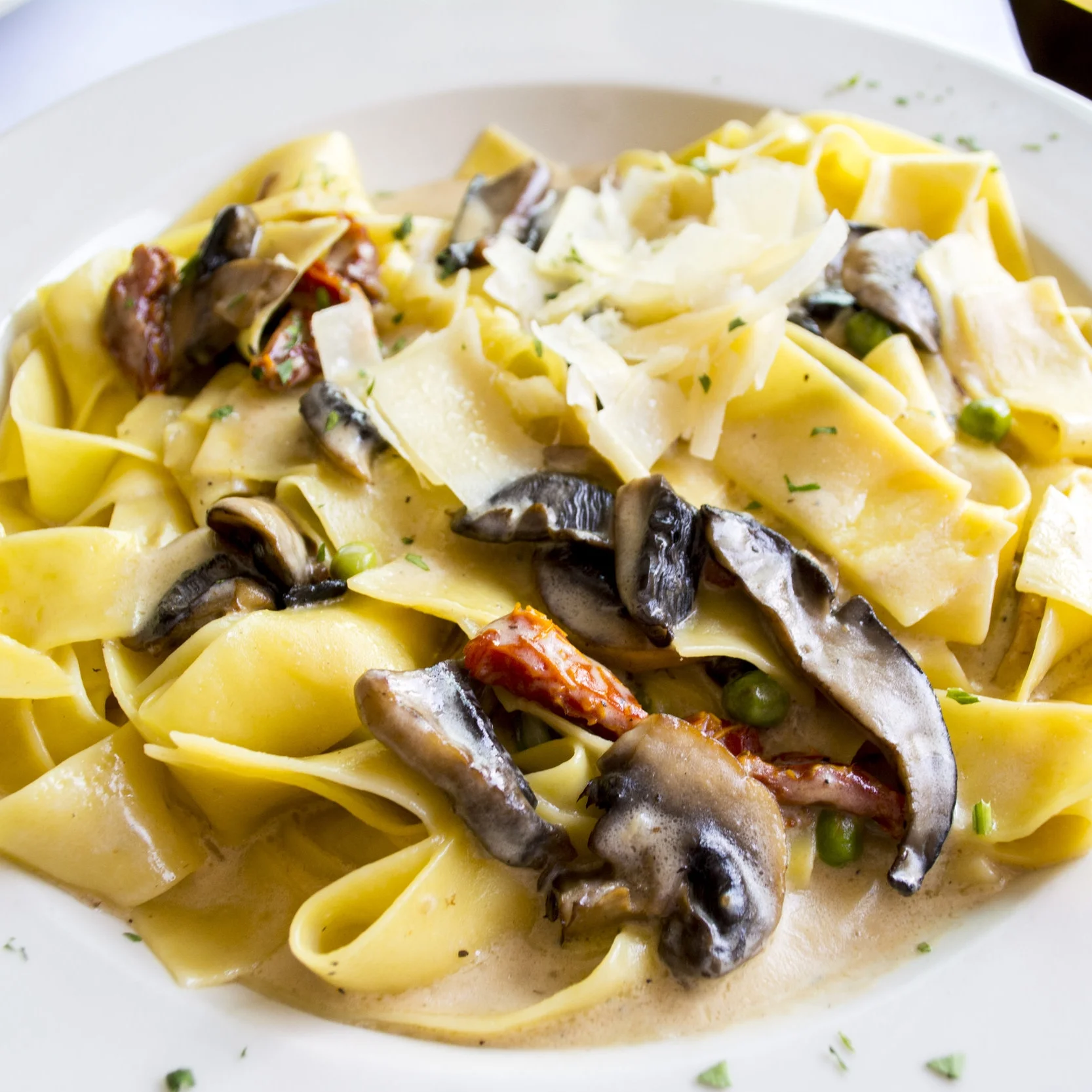 Eatalia Serves Up Family-Style Feasts