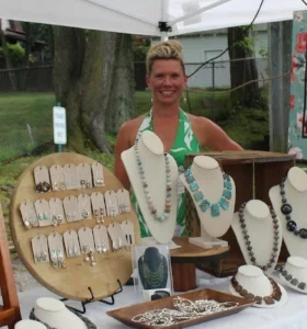 Pop-up Marketplace Taking On Amazon