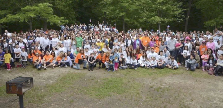 When Kathryn Douglas organized a support group for those who have lost a spouse or parent, she went against conventional wisdom that discouraged her from keeping in touch with participants. In Douglas’ group, the bereaved keep in touch, getting together for walks and fundraisers.