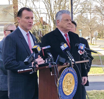Congressmen Thomas Suozzi, left, and Peter King announce at a press conference Monday the introduction of their King-Suozzi bill to repeal the $10,000 cap on state and local tax deductions. Photo/Office of Rep. Thomas Suozzi