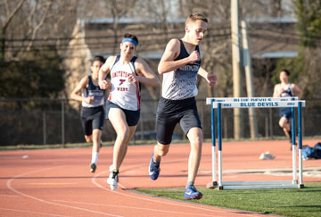 Craig Haas on his way to third place in the 800m run for Huntington.