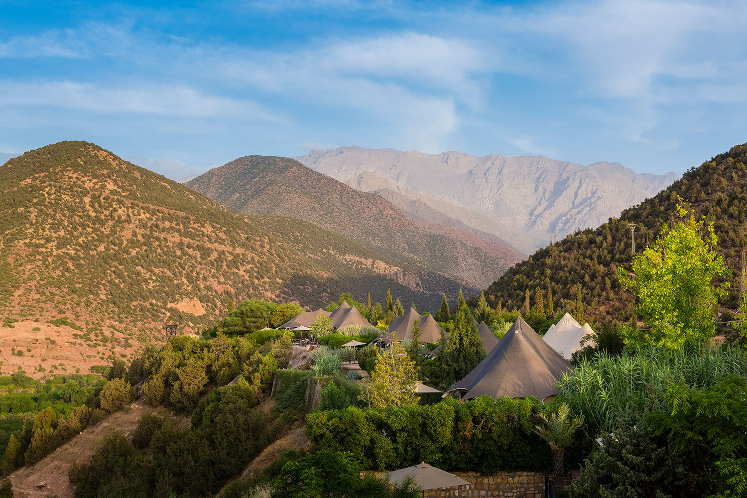 Kasbah-Tamadot-Exterior-View-Berber-Tents