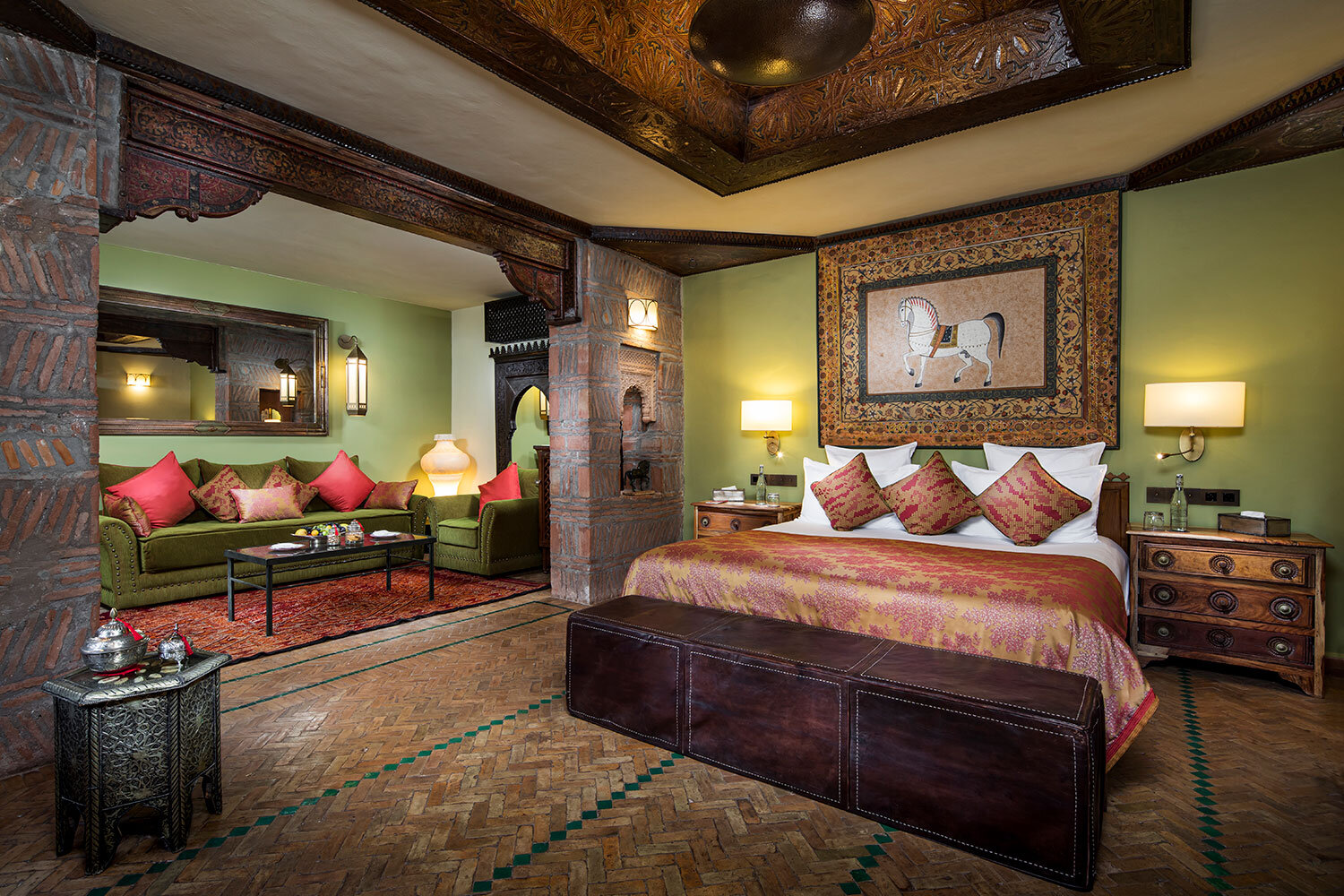 Kasbah-Tamadot-luxury-bedroom