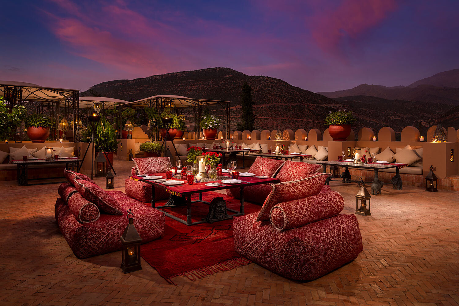 Kasbah-Tamadot-roof-top-dining