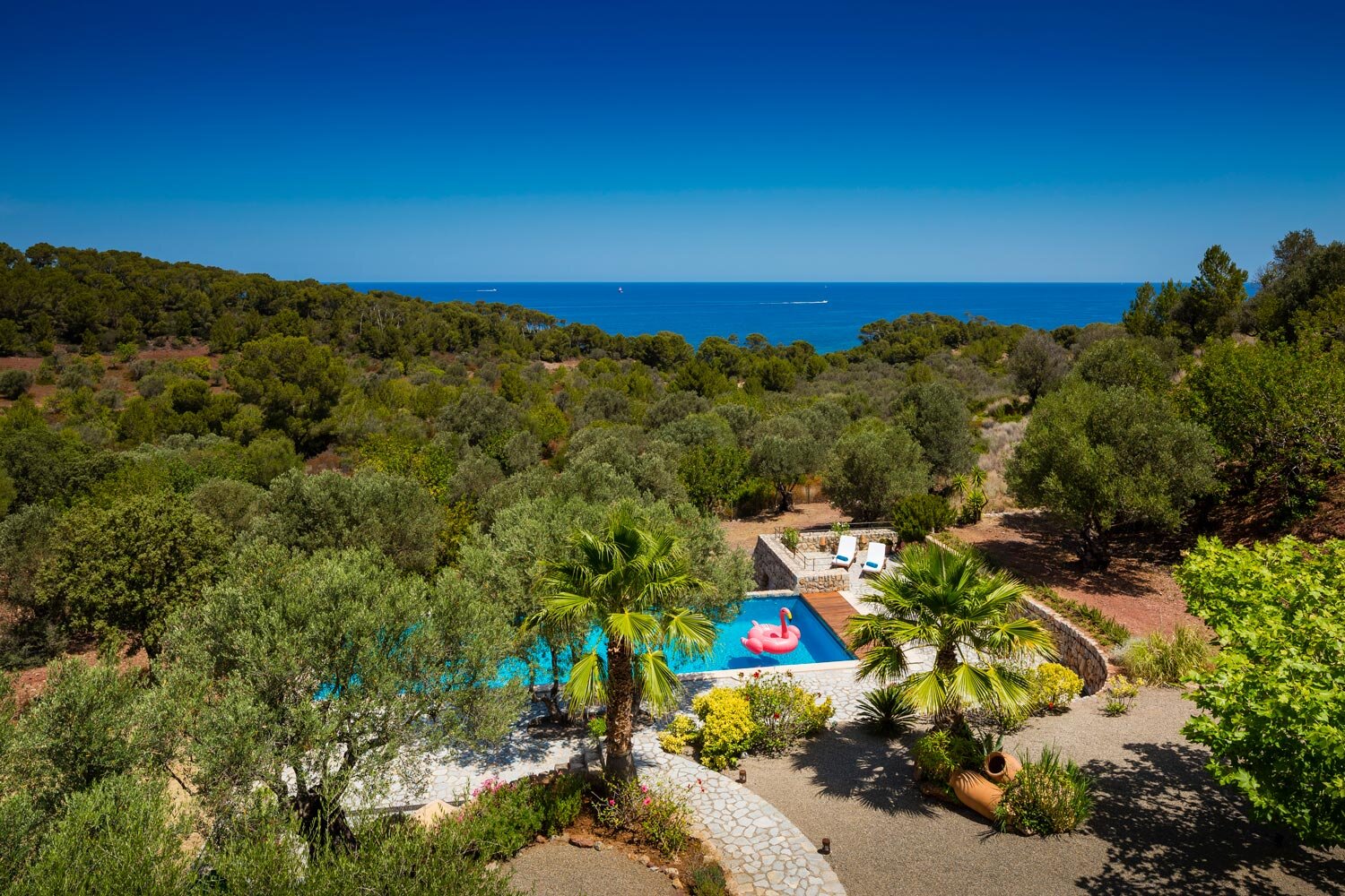 son-bonyola-view-across-sea