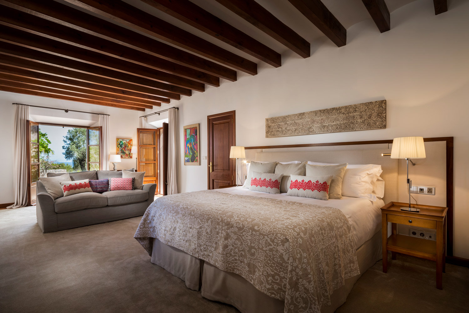 stylish-interior-bedroom-mallorca