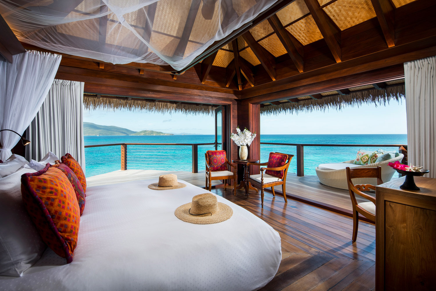 honeymoon-suite-on-necker-island