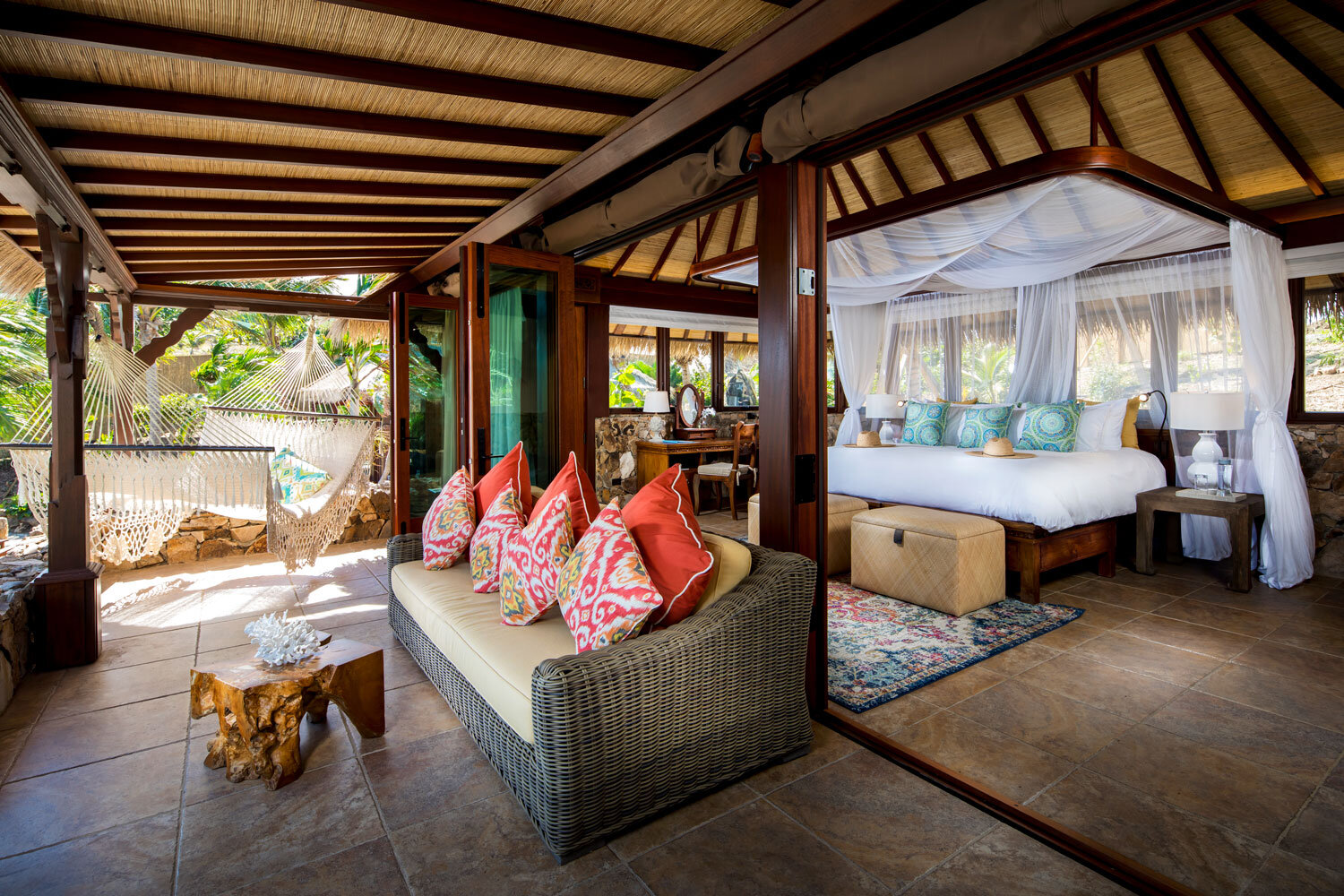 luxury-bedroom-interiors-on-necker