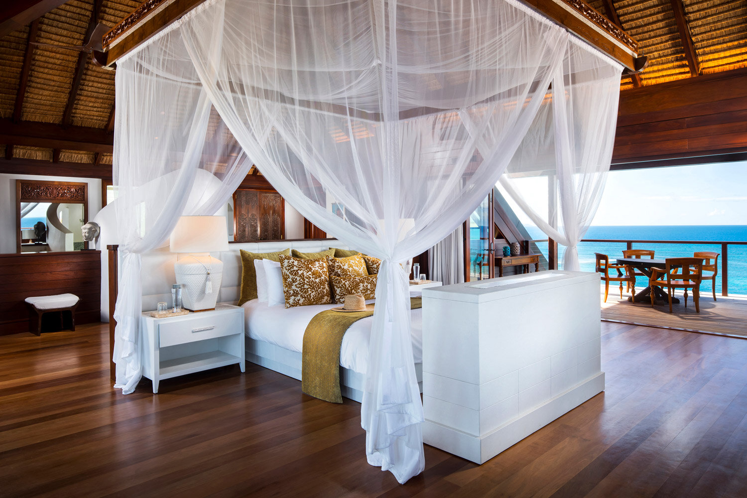 master-suite-bed-necker-island