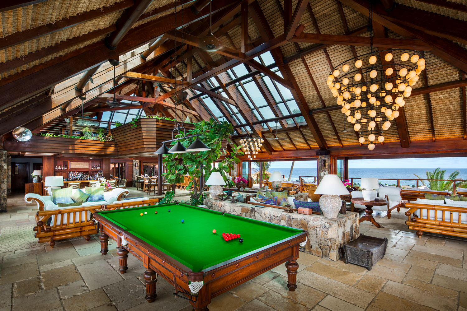 richard-branson-necker-island-visual-eye