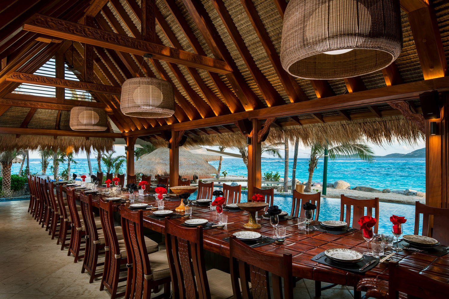 the-croc-table-outside-dining-on-necker