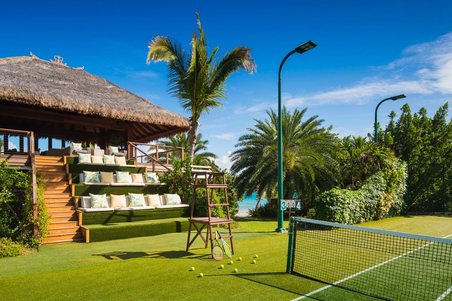 tennis-court-on-moskito-island