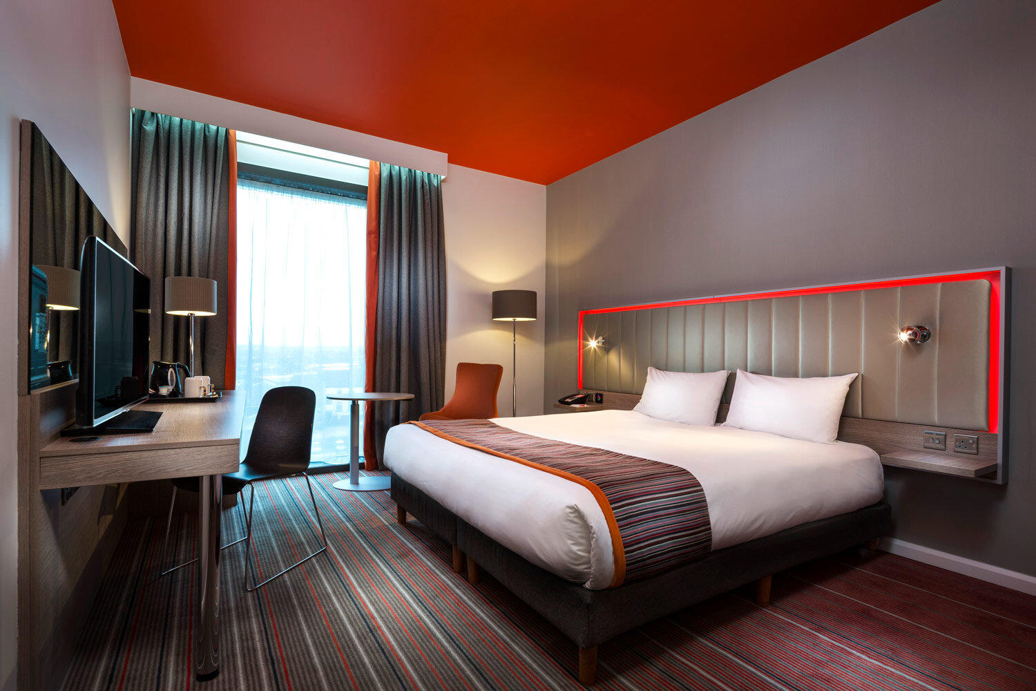 radisson-hotels-deluxe-bedroom