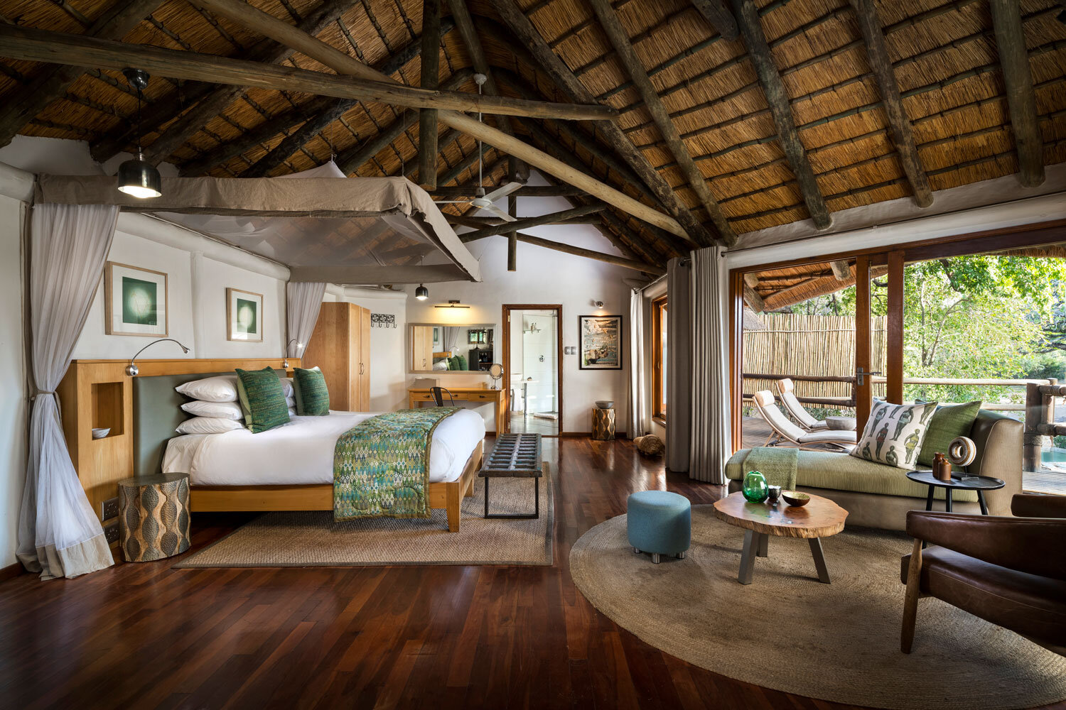 beautiful-bedroom-at-richard-branson's-private-safari-ulusaba