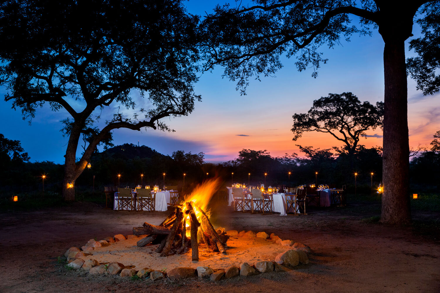 ulusaba-bush-dinner-campfire