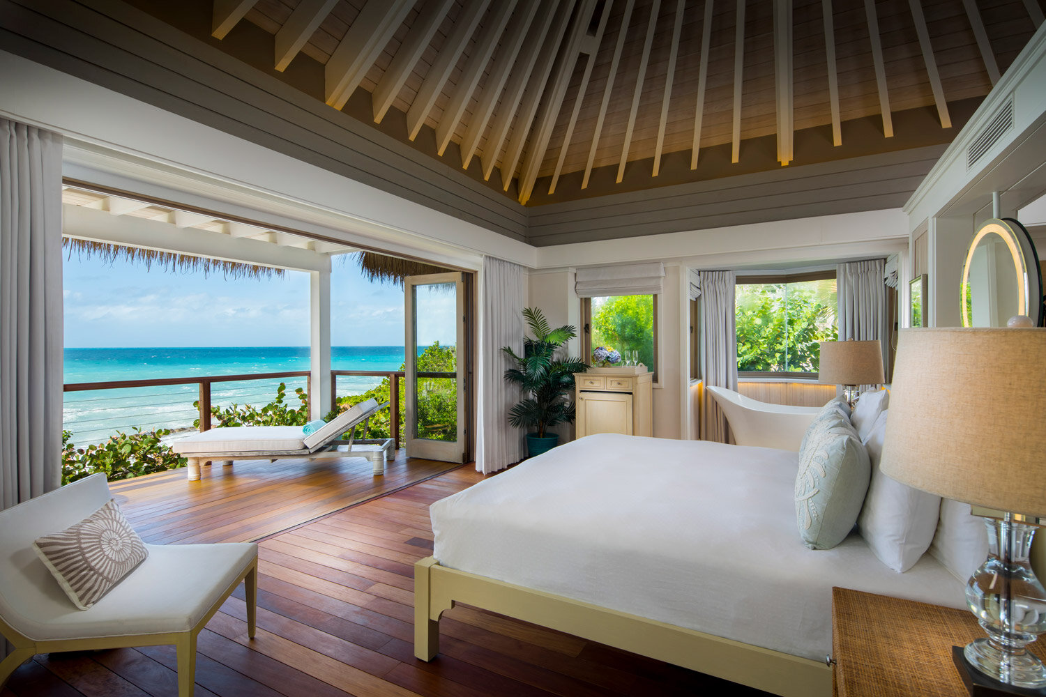 beach-villas-with-stunning-interiors