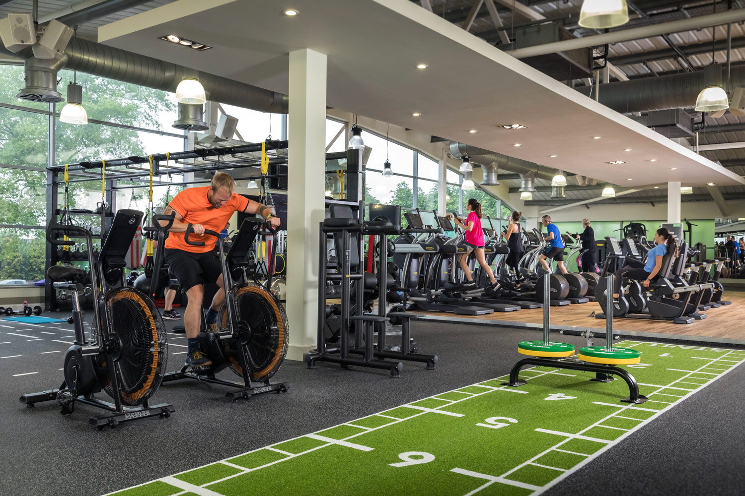 premium-photography-of-gym-interiors
