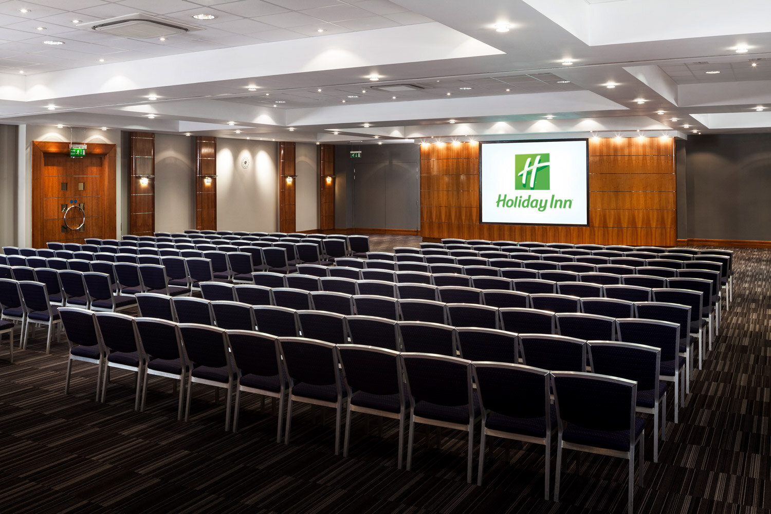 holiday-inn-regents-park-meetings-room