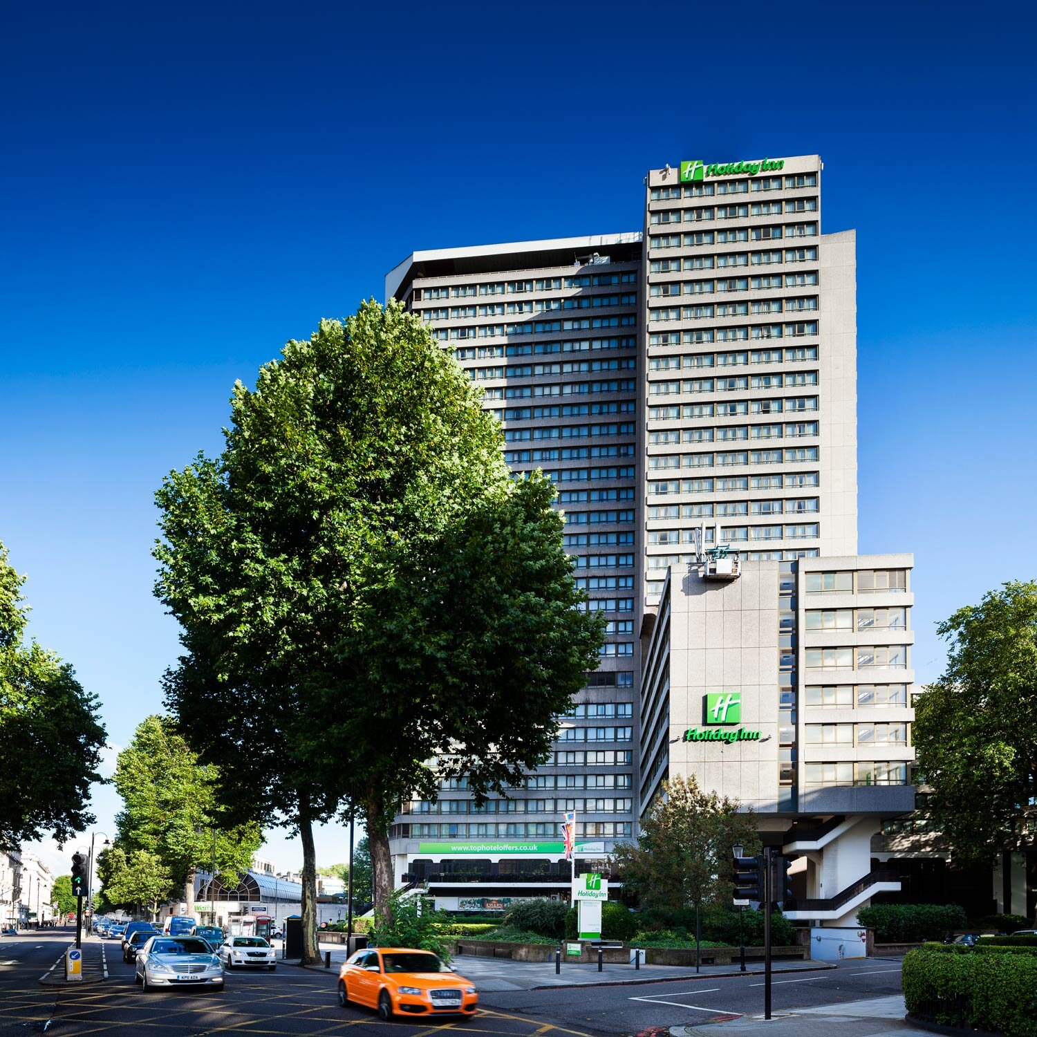 IHG-kensington-forum-holiday-inn-hotel-exterior-london