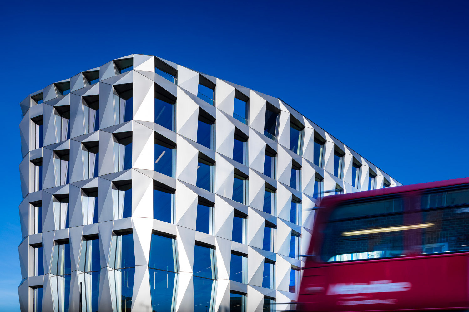 hounslow-civic-centre-exterior-for-bouygues