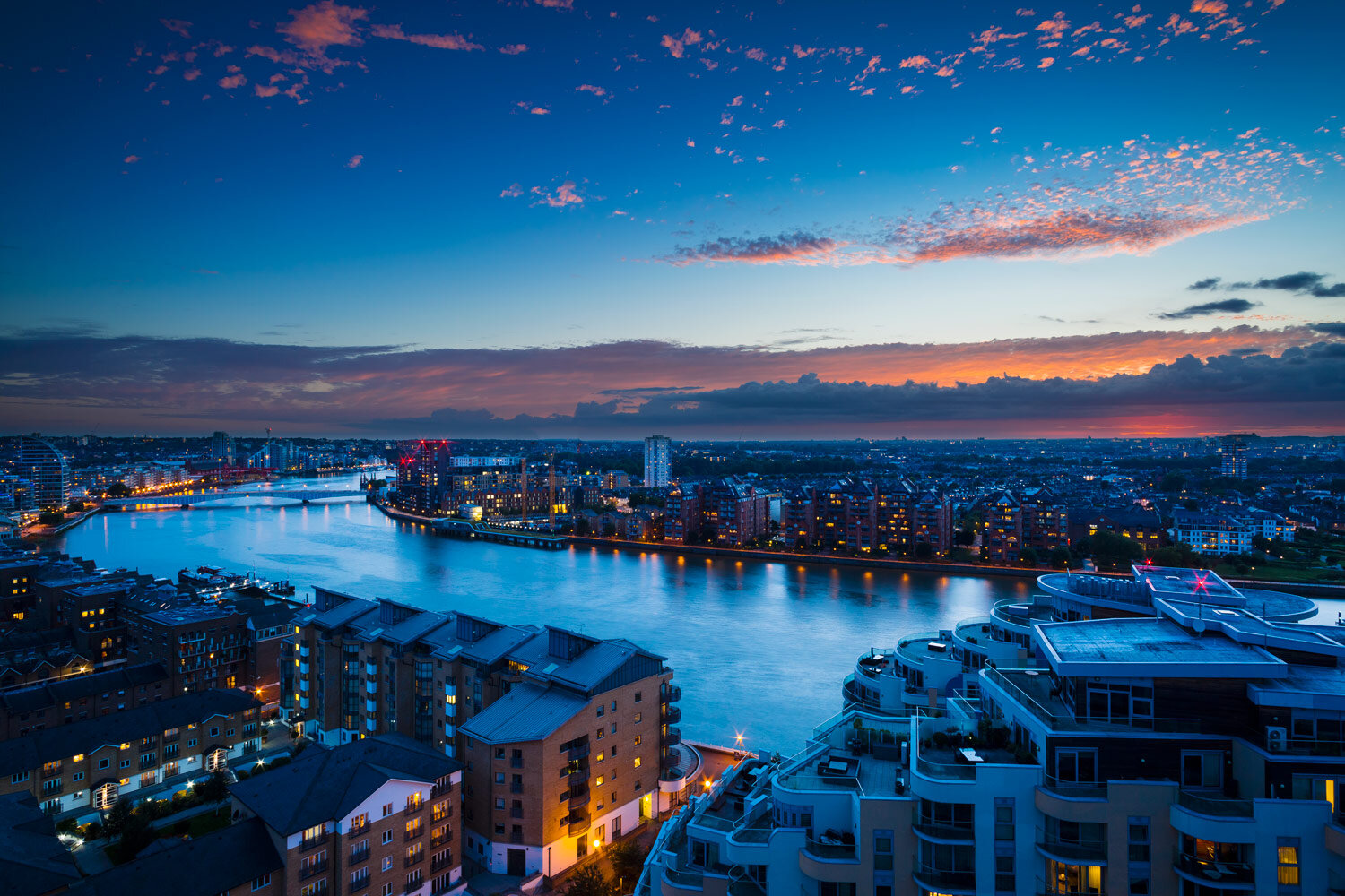  architectural housing photography of Skyline at Corio from Linden Homes by Visual Eye including property interiors, exteriors, local area photography and night shots. 