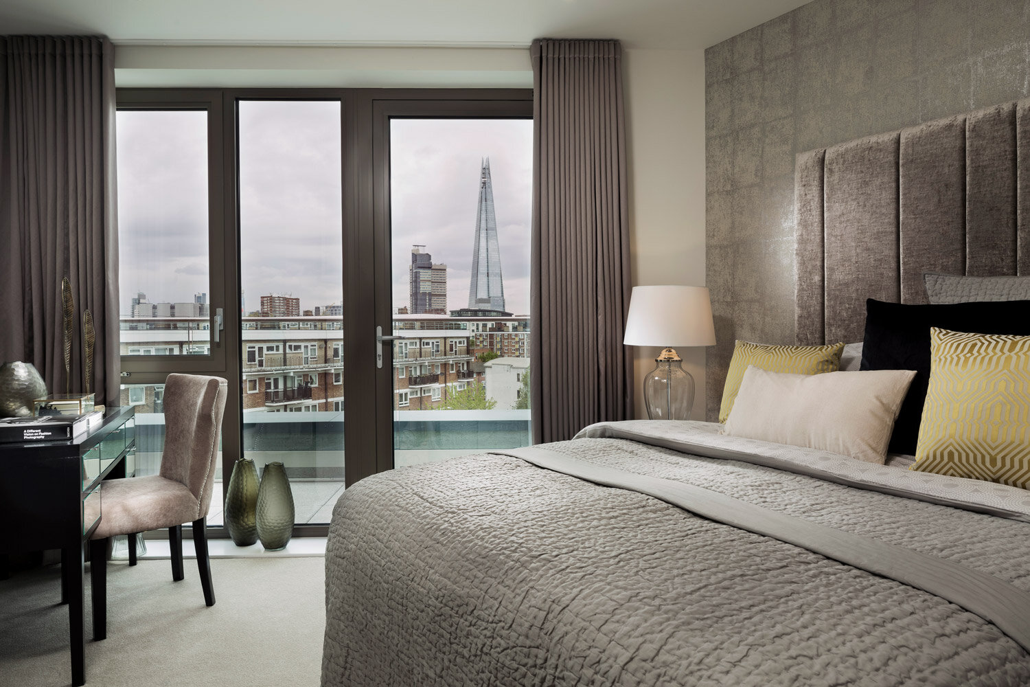 skyline-bedroom-with-view-of-shard